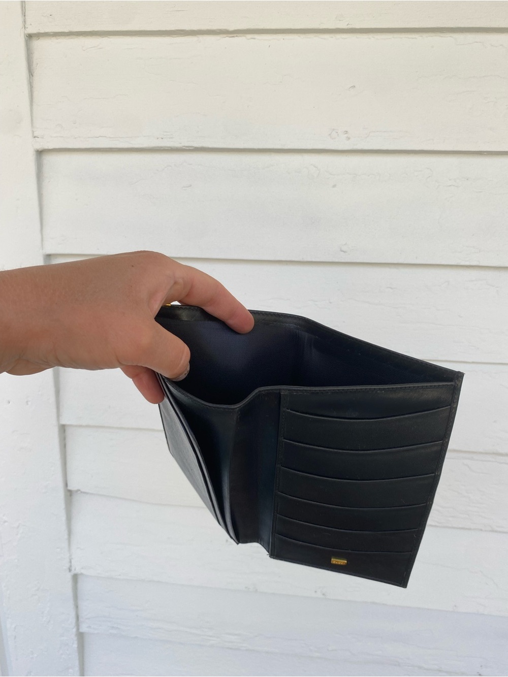 Vintage Gucci Black Leather Long Wallet with Gold Corner Accents - Picture 12 of 17